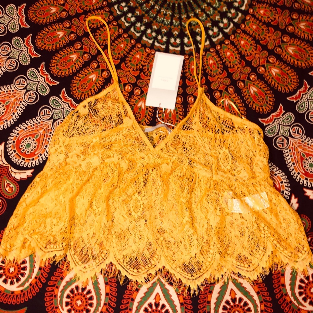 LACE TOP